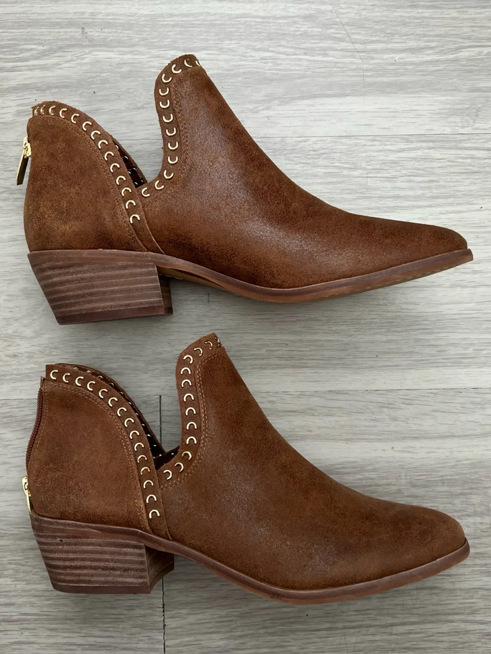Vince Camuto Brown Suede Studded Cutout Ankle Booties Women’s 9.5 Western Boho